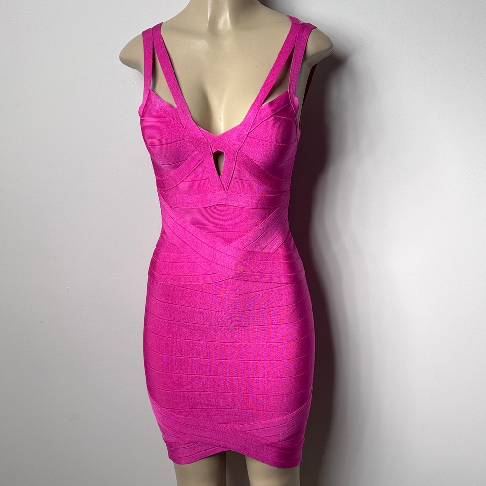 bebe Fuchsia Bandage V‑Neck Mini Dress